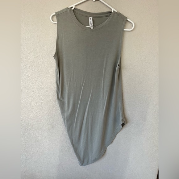 Athleta cloudlitht restore sage green tank small - Picture 2 of 5